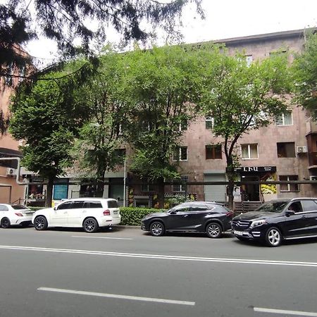 Studio On Papazyan 12 Yerevan Exterior foto