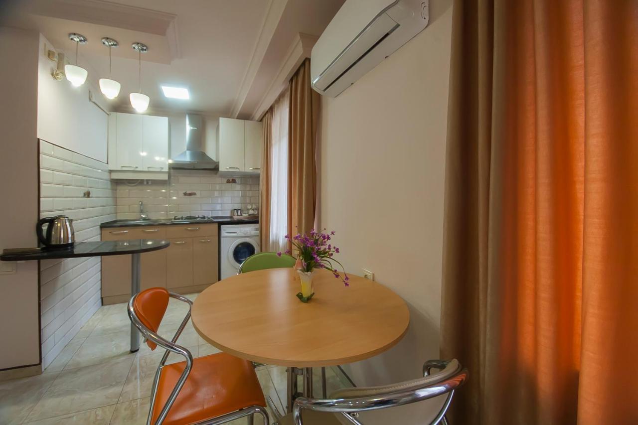 Studio On Papazyan 12 Yerevan Exterior foto