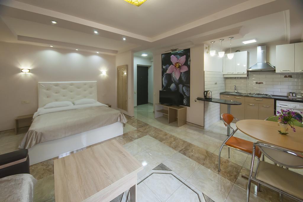 Studio On Papazyan 12 Yerevan Exterior foto